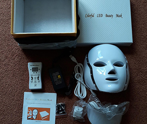 Colourful LED Beauty Mask: Optical Whitening Instrument