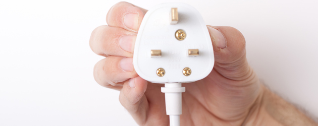 UK 3-pin plug - Istock 484103135