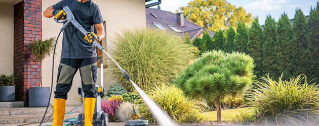 Pressure washer - Istock 2170876792