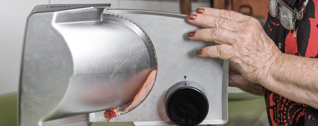 Food slicer - Istock 2254793364