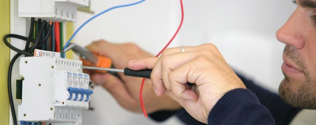 Hiring an electrician safely during lockdown (1)