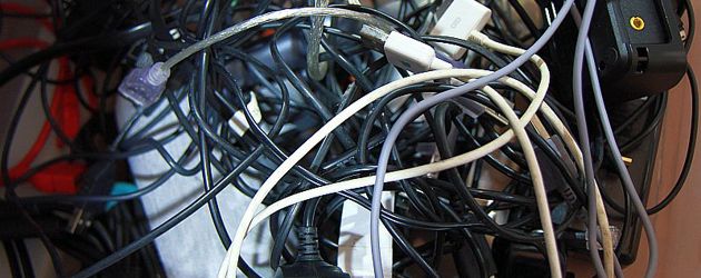 How To Keep Your Wires Organised and Tidy
